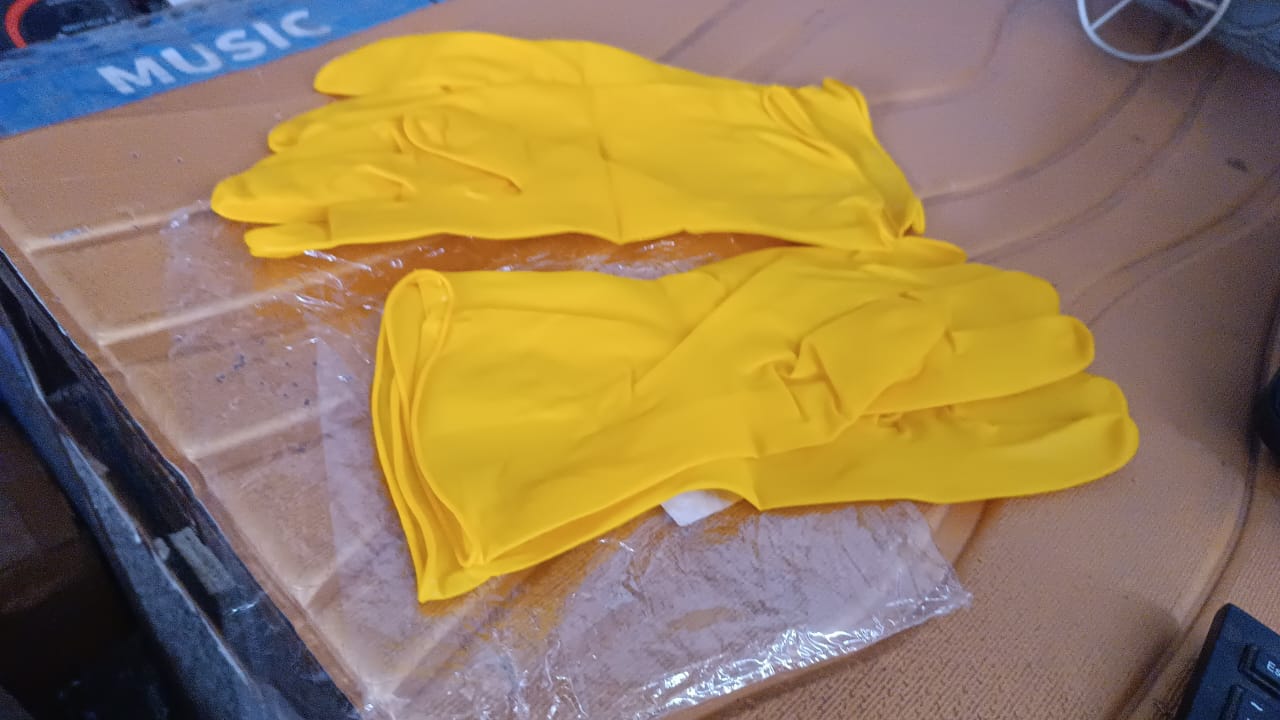 Latex Household Gloves (2 Pair / Mix Color) Latex Household Gloves (2 Pair / Mix Color)